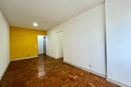 Apartamento à venda com 70m², 3 quartos e 1 vaga Apartamento à venda com 70m², 3 quartos e 1 vagaSala