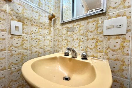 Apartamento à venda com 70m², 3 quartos e 1 vaga Apartamento à venda com 70m², 3 quartos e 1 vagaBanheiro