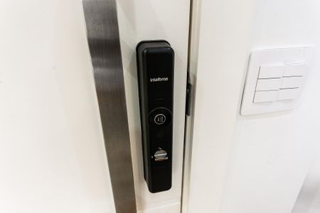 Apartamento à venda com 93m², 3 quartos e 2 vagas Apartamento à venda com 93m², 3 quartos e 2 vagasFechadura Eletrônica