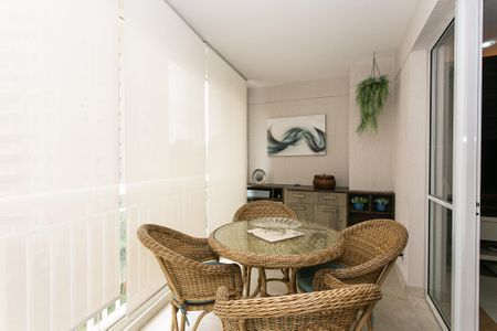 Apartamento à venda com 93m², 3 quartos e 2 vagas Apartamento à venda com 93m², 3 quartos e 2 vagasVaranda da Sala
