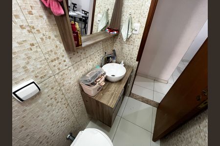 Apartamento à venda com 74m², 2 quartos e 2 vagas Apartamento à venda com 74m², 2 quartos e 2 vagasBanheiro