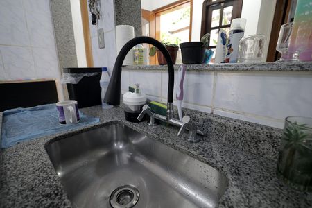 Casa à venda com 65m², 4 quartos e 1 vaga Casa à venda com 65m², 4 quartos e 1 vagaCozinha