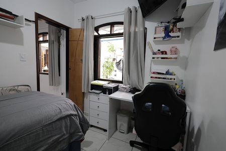 Casa à venda com 65m², 4 quartos e 1 vaga Casa à venda com 65m², 4 quartos e 1 vagaQuarto 4