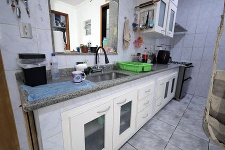 Casa à venda com 65m², 4 quartos e 1 vaga Casa à venda com 65m², 4 quartos e 1 vagaCozinha