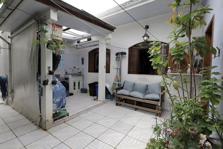 Casa à venda com 65m², 4 quartos e 1 vaga Casa à venda com 65m², 4 quartos e 1 vagaQuintal