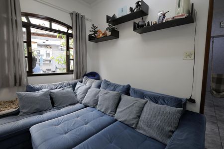 Casa à venda com 65m², 4 quartos e 1 vaga Casa à venda com 65m², 4 quartos e 1 vagaSala