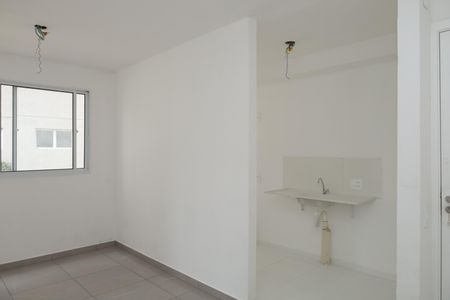 Sala de apartamento para alugar com 2 quartos, 42m² em Fazenda Caguaçu, São Paulo