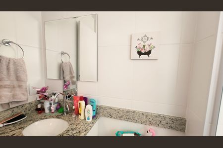 Apartamento à venda com 74m², 3 quartos e 2 vagasBanheiro da Suíte 1