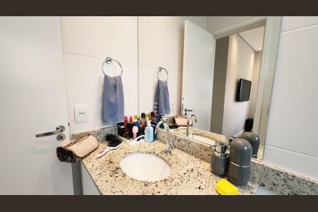Apartamento à venda com 74m², 3 quartos e 2 vagasBanheiro da Suíte 2