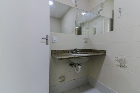 Apartamento à venda com 72m², 2 quartos e sem vagaBanheiro Social