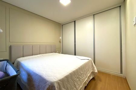 Apartamento à venda com 90m², 3 quartos e 2 vagas Apartamento à venda com 90m², 3 quartos e 2 vagasSuíte