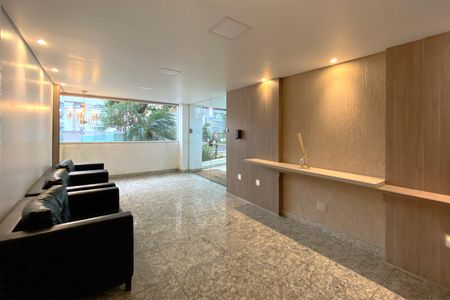 Apartamento à venda com 90m², 3 quartos e 2 vagas Apartamento à venda com 90m², 3 quartos e 2 vagasHall social