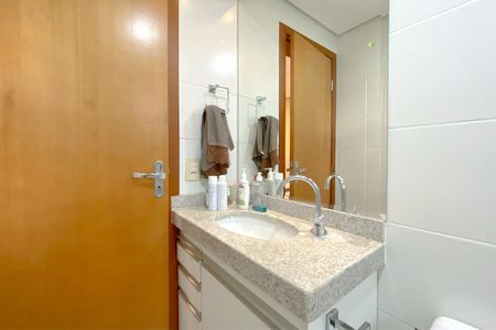 Apartamento à venda com 90m², 3 quartos e 2 vagas Apartamento à venda com 90m², 3 quartos e 2 vagasBanheiro da Suíte