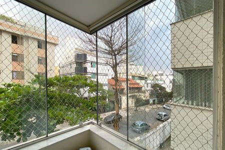 Apartamento à venda com 90m², 3 quartos e 2 vagas Apartamento à venda com 90m², 3 quartos e 2 vagasVaranda da Suíte