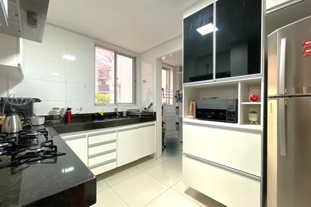 Apartamento à venda com 90m², 3 quartos e 2 vagas Apartamento à venda com 90m², 3 quartos e 2 vagasCozinha