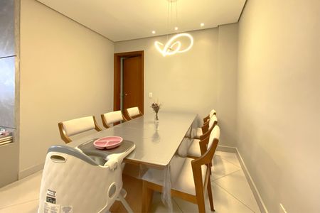 Apartamento à venda com 90m², 3 quartos e 2 vagas Apartamento à venda com 90m², 3 quartos e 2 vagasSala