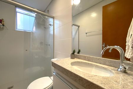 Apartamento à venda com 90m², 3 quartos e 2 vagas Apartamento à venda com 90m², 3 quartos e 2 vagasBanheiro Social