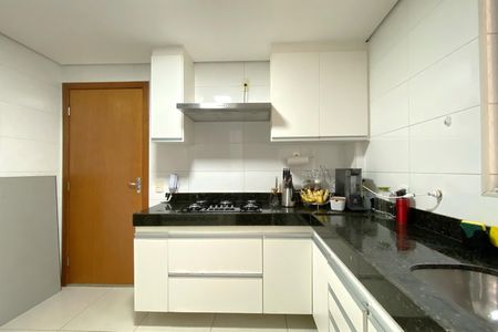 Apartamento à venda com 90m², 3 quartos e 2 vagas Apartamento à venda com 90m², 3 quartos e 2 vagasCozinha