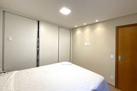 Apartamento à venda com 90m², 3 quartos e 2 vagas Apartamento à venda com 90m², 3 quartos e 2 vagasSuíte