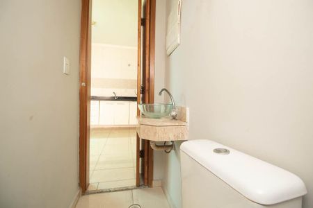 Casa de condomínio para alugar com 70m², 2 quartos e 1 vagaLavabo