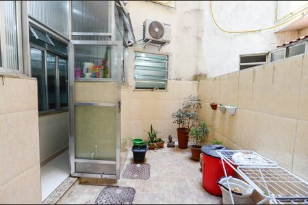 Apartamento à venda com 70m², 2 quartos e sem vagaÁrea de Serviço