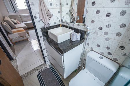 Apartamento à venda com 77m², 2 quartos e 1 vagaBanheiro