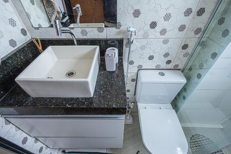 Apartamento à venda com 77m², 2 quartos e 1 vagaBanheiro