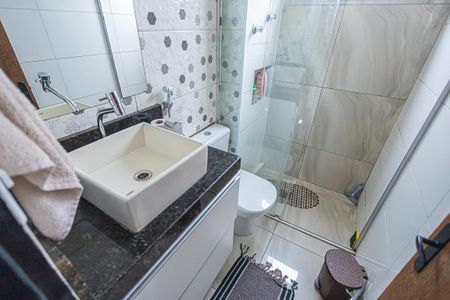Apartamento à venda com 77m², 2 quartos e 1 vagaBanheiro
