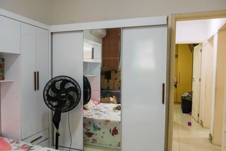 Casa de condomínio à venda com 179m², 3 quartos e 1 vagaQuarto 2