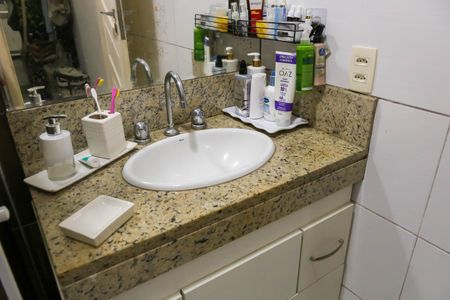 Casa de condomínio à venda com 179m², 3 quartos e 1 vagaBanheiro do Quarto Suíte   