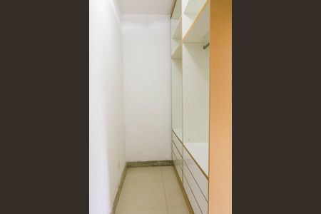 Casa de condomínio à venda com 179m², 3 quartos e 1 vaga Casa de condomínio à venda com 179m², 3 quartos e 1 vagaSuíte