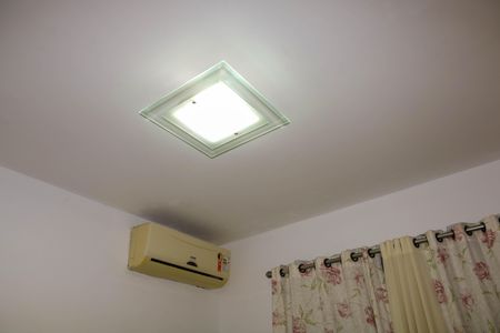 Casa de condomínio à venda com 179m², 3 quartos e 1 vagaQuarto Suíte          