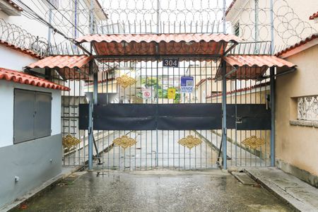 Casa de condomínio à venda com 179m², 3 quartos e 1 vaga Casa de condomínio à venda com 179m², 3 quartos e 1 vagaFachada