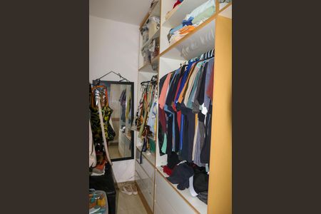 Closet da suíte de casa de condomínio à venda com 3 quartos, 179m² em Cachambi, Rio de Janeiro