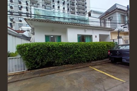 Casa de condomínio à venda com 179m², 3 quartos e 1 vagaGaragem