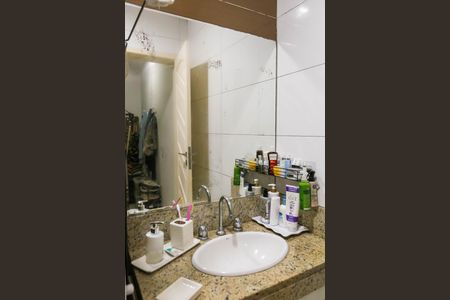 Casa de condomínio à venda com 179m², 3 quartos e 1 vagaBanheiro do Quarto Suíte   