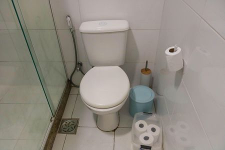 Casa de condomínio à venda com 179m², 3 quartos e 1 vagaBanheiro Social