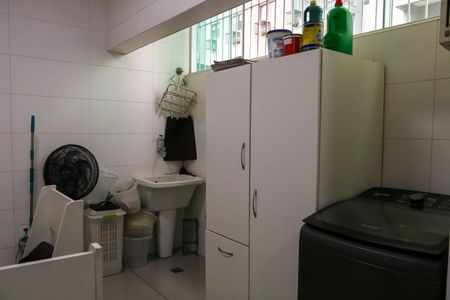 Casa de condomínio à venda com 179m², 3 quartos e 1 vagaÁrea de Serviço