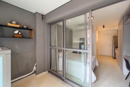 Studio para alugar com 27m², 1 quarto e sem vaga Studio para alugar com 27m², 1 quarto e sem vagaVaranda