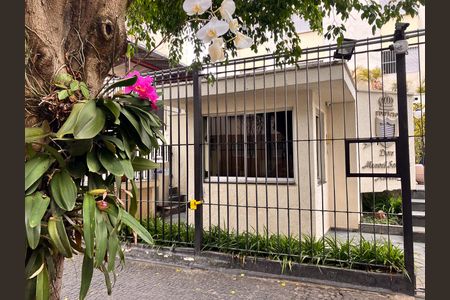 Apartamento para alugar com 75m², 2 quartos e 1 vaga Apartamento para alugar com 75m², 2 quartos e 1 vagaFachada