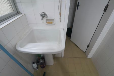 Apartamento para alugar com 67m², 2 quartos e 1 vagaÁrea de Serviço