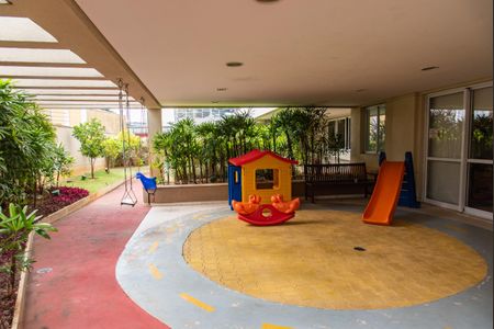 Apartamento à venda com 28m², 1 quarto e sem vaga Apartamento à venda com 28m², 1 quarto e sem vagaÁrea comum - Playground