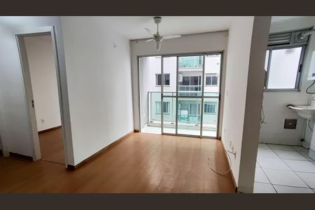 Sala de apartamento para alugar com 2 quartos, 49m² em Pechincha, Rio de Janeiro