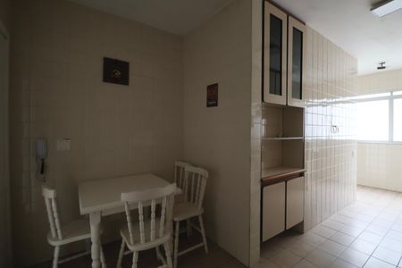 Apartamento para alugar com 125m², 3 quartos e 2 vagas Apartamento para alugar com 125m², 3 quartos e 2 vagasCozinha