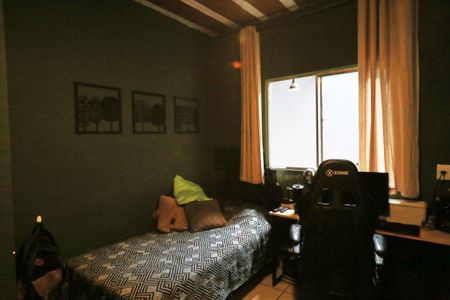 Casa à venda com 597m², 4 quartos e 7 vagas Casa à venda com 597m², 4 quartos e 7 vagasSuíte