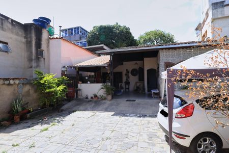 Casa à venda com 597m², 4 quartos e 7 vagas Casa à venda com 597m², 4 quartos e 7 vagasGaragem