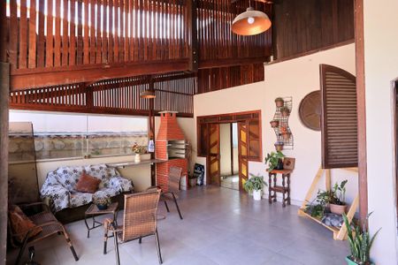 Casa à venda com 597m², 4 quartos e 7 vagas Casa à venda com 597m², 4 quartos e 7 vagasVaranda gourmet