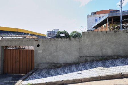 Casa à venda com 597m², 4 quartos e 7 vagas Casa à venda com 597m², 4 quartos e 7 vagasFachada