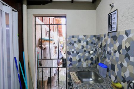 Casa à venda com 597m², 4 quartos e 7 vagas Casa à venda com 597m², 4 quartos e 7 vagasÁrea de Serviço