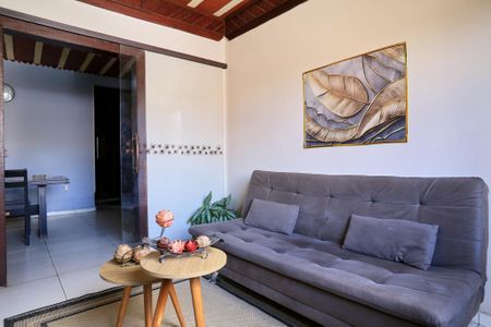 Casa à venda com 597m², 4 quartos e 7 vagas Casa à venda com 597m², 4 quartos e 7 vagasSala
